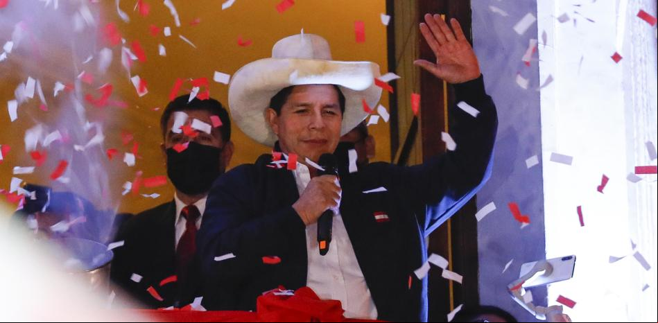 El izquierdista Pedro Castillo, proclamado presidente electo de Perú