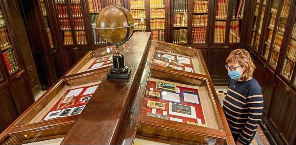Moriarty y Sherlock Holmes, cara a cara en la exposición de la biblioteca Arús