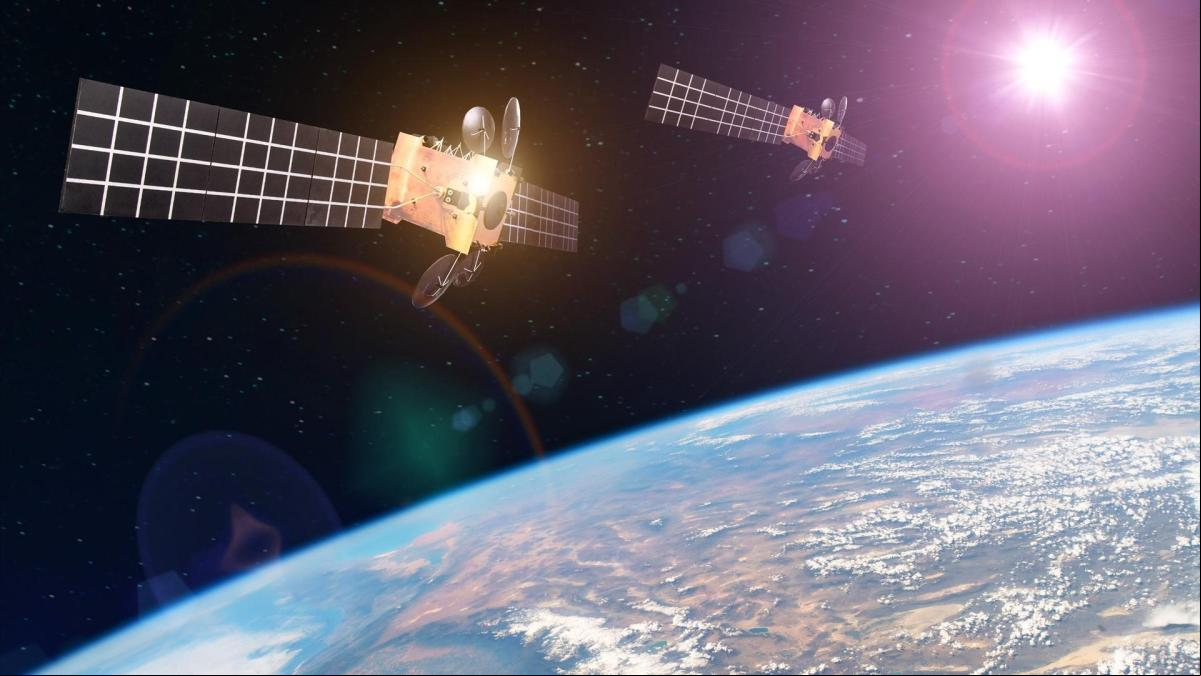 El apoyo de Moreno a Sevilla para conseguir la Agencia Espacial ofende a Huelva y a Jaén