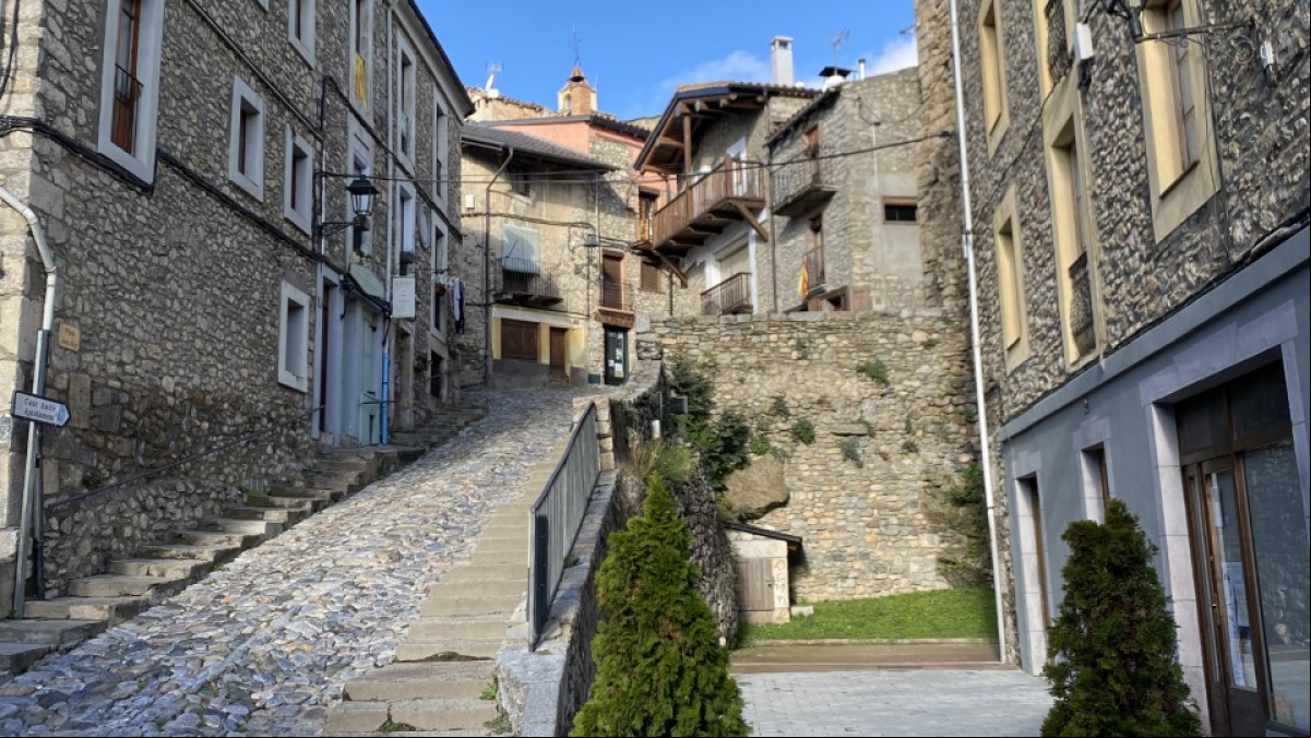 Subida al casco antiguo de Bellver de Cerdanya