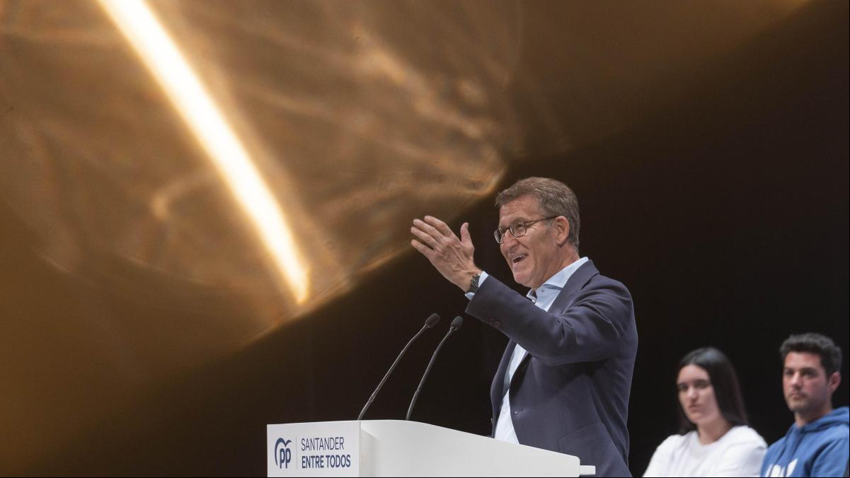 El PP se ‘ayusiza’ y seguirá hablando de Bildu, pero está pensando en Vox