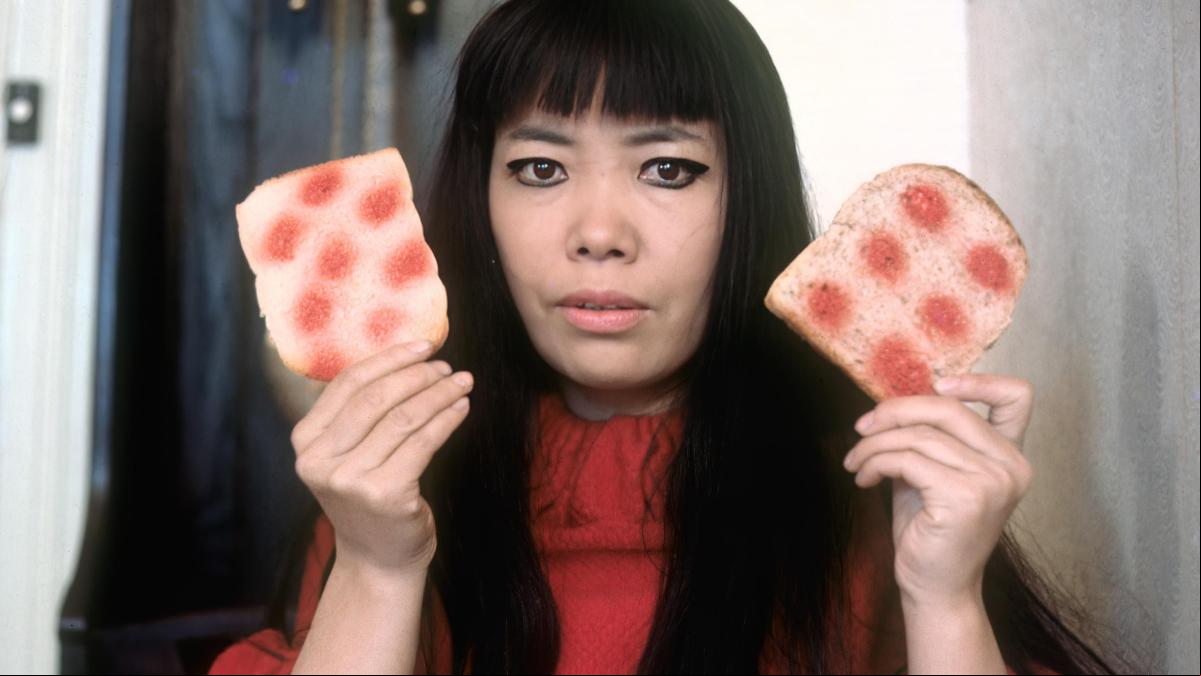 Los años secretos y salvajes de Yayoi Kusama en Holanda (y con lunares incluidos)