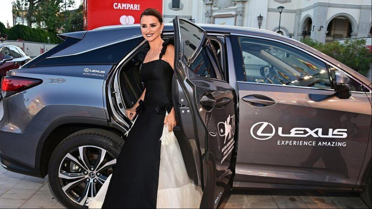 El trauma de Penélope Cruz con la velocidad: para mí los coches son una amenaza”