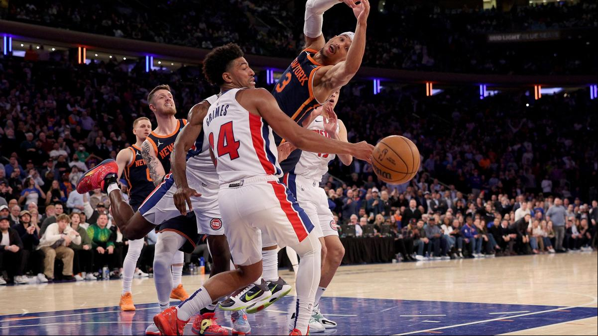 Un escándalo arbitral sacude el triunfo de los Knicks sobre los Pistons