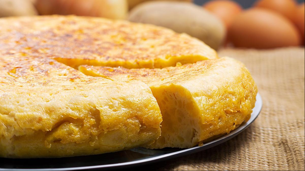 El peculiar truco del chef Carlos Maldonado para que una tortilla de patata de supermercado quede jugosa