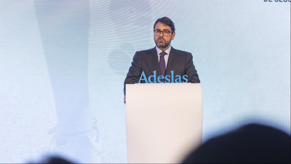 SegurCaixa Adeslas amenaza con irse de Muface