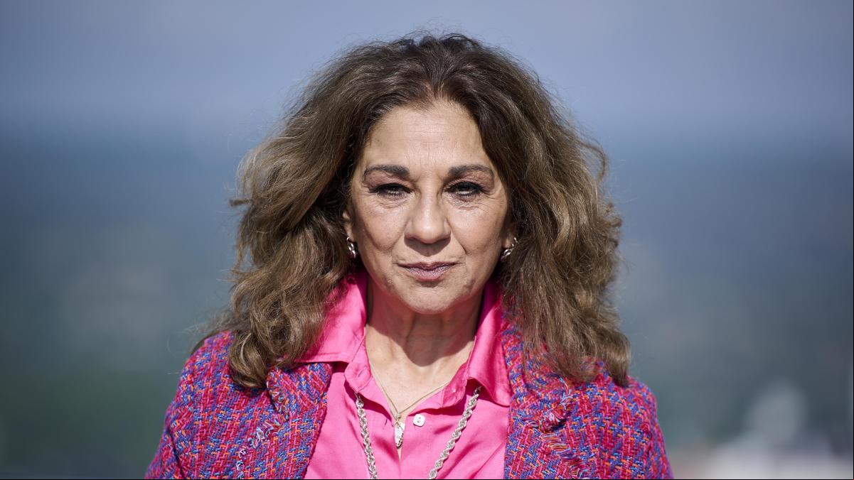 Así es la coqueta casa de Lolita Flores en el centro de Madrid donde descansa tras grabar Tu cara me suena: repleta de recuerdos y con zona de juegos para sus nietos