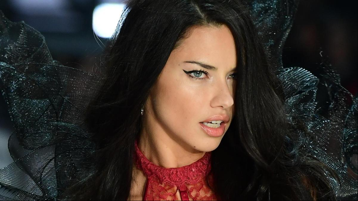 El último movimiento de Adriana Lima que podría confirmar su vuelta a Victoria’s Secret