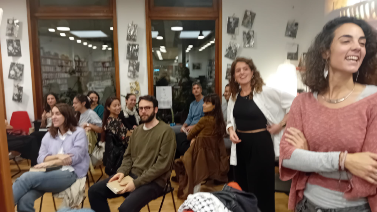 La lectura compartida llega a Barcelona: gozar los libros, olvidar el móvil y hacer amigos La lectura compartida llega a Barcelona: gozar los libros, olvidar el móvil y hacer amigos
