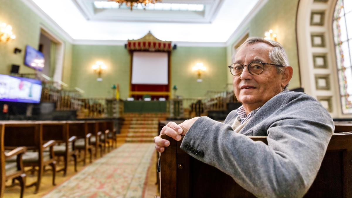 “El lince al oír tiros ya no huye; va hacia el cazador... y le hacen fotos”