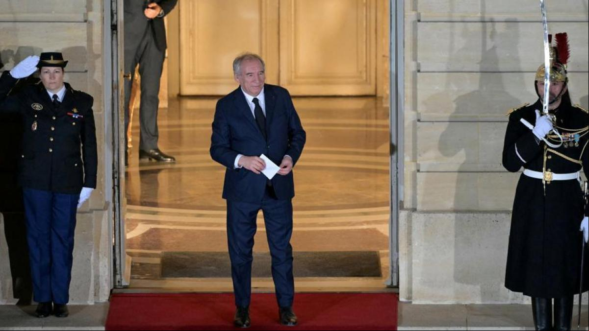 Más presión para Bayrou tras rebajar Moodys la nota de Francia