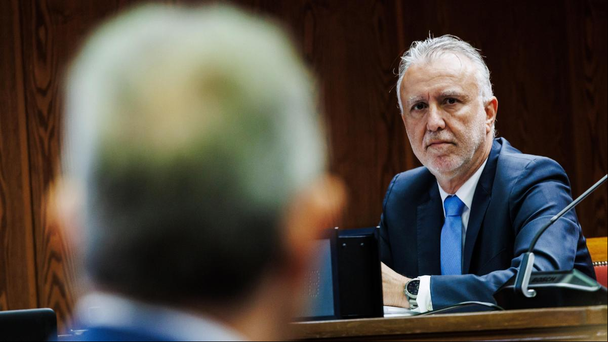 El ministro Torres niega tener trato con Aldama y le reta a probar sus acusaciones