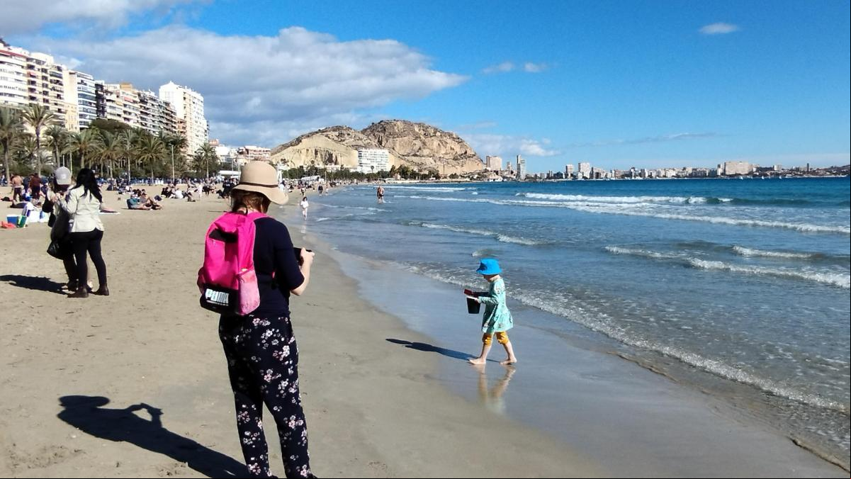Bueno, bonito... y barato: el bajo gasto medio por viajero sigue lastrando al turismo valenciano