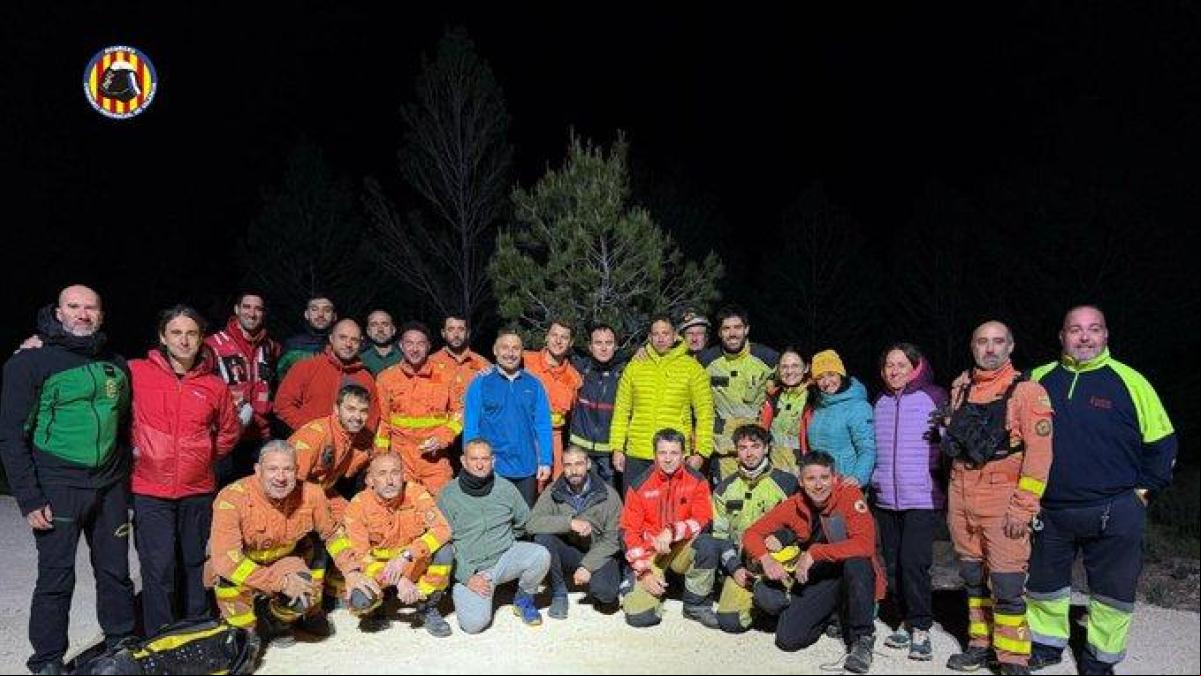 Rescatados en buen estado los 4 excursionistas atrapados en una cueva de Vallada
