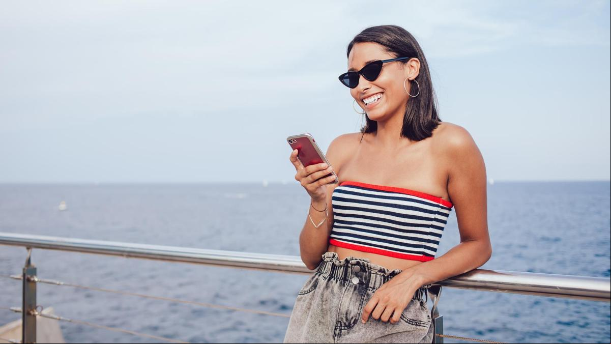 ¿Viajas en barco este verano? Esto es lo que hay que tener en cuenta si no quieres pagar una fortuna en la factura del móvil