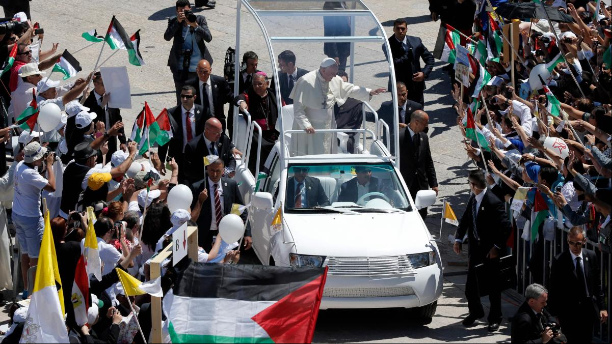 Un papamóvil de Francisco se convertirá en una pequeña clínica en Gaza
