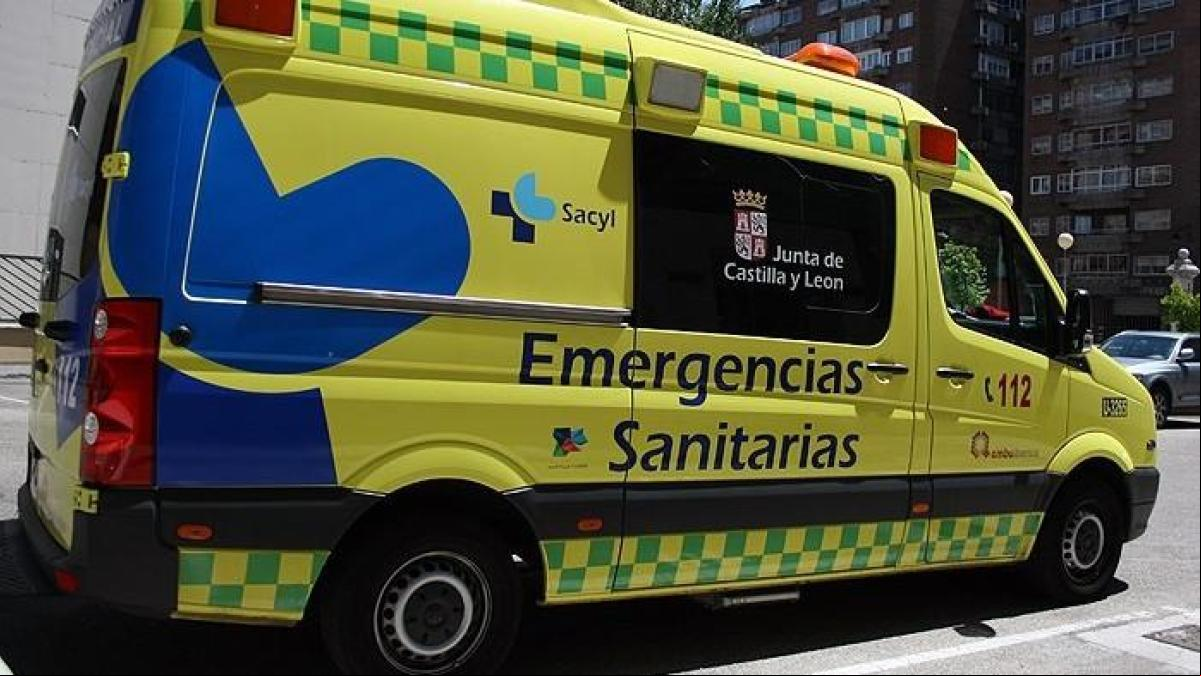 Se incendia una vivienda en Cádiz y trasladan a una mujer de urgencia al hospital