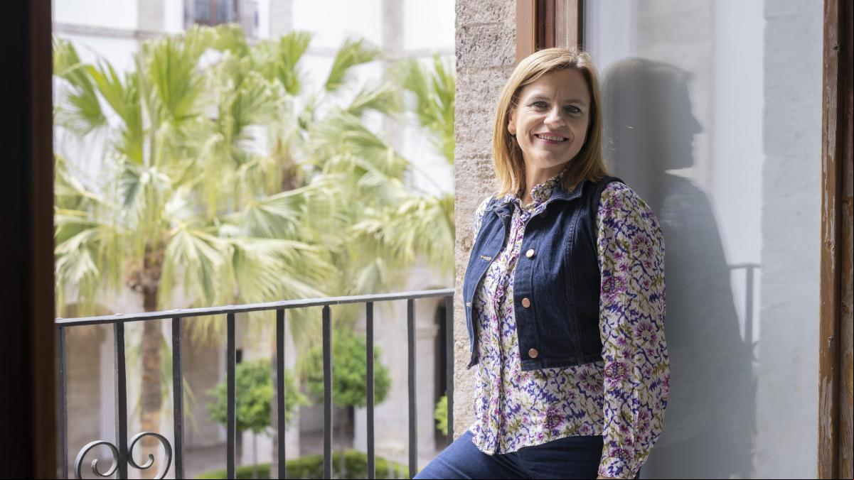 Pilar Bernabé: “Mazón tiene que irse y dejar de tener secuestrada a la Generalitat para salvarse”