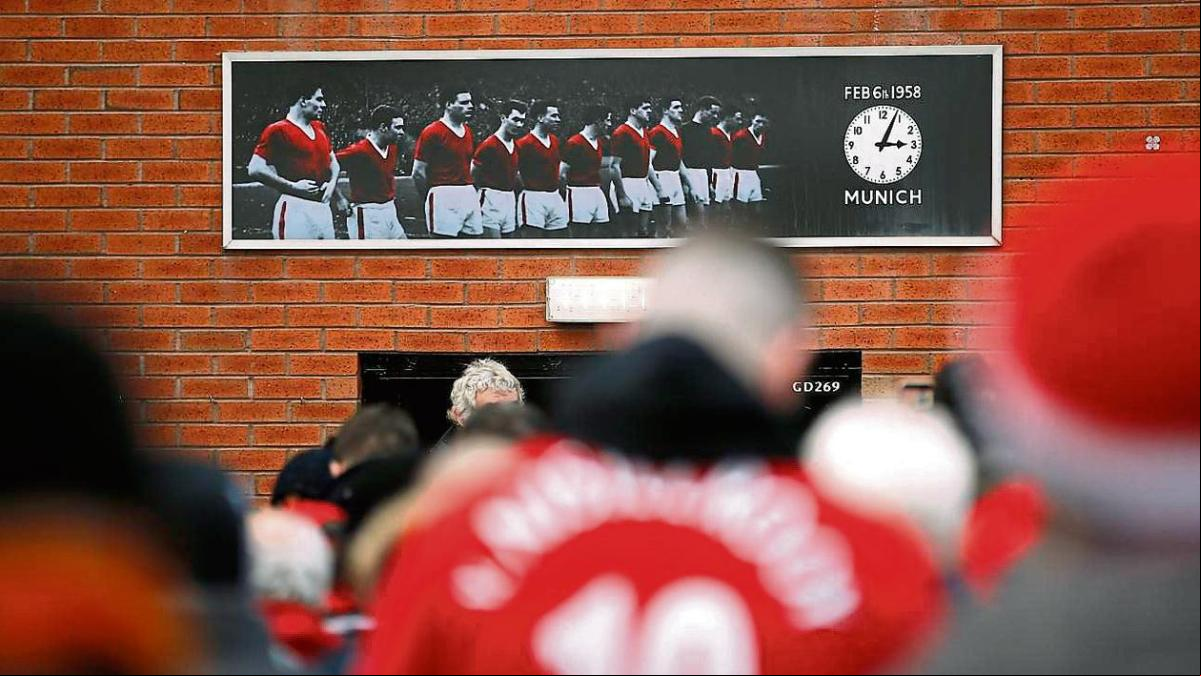 El Manchester United de los Busby babes un año antes del infierno