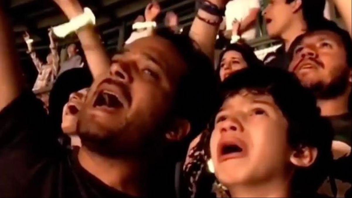 La historia detrás del emotivo vídeo de un niño con autismo gozando de un concierto de Coldplay