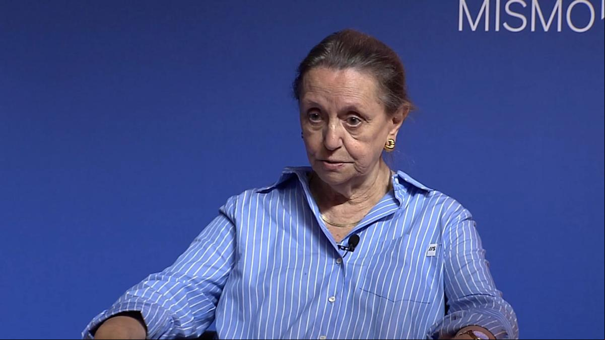 Feijóo se rodea del feminismo clásico para contrarrestar la polémica por sus pactos con Vox