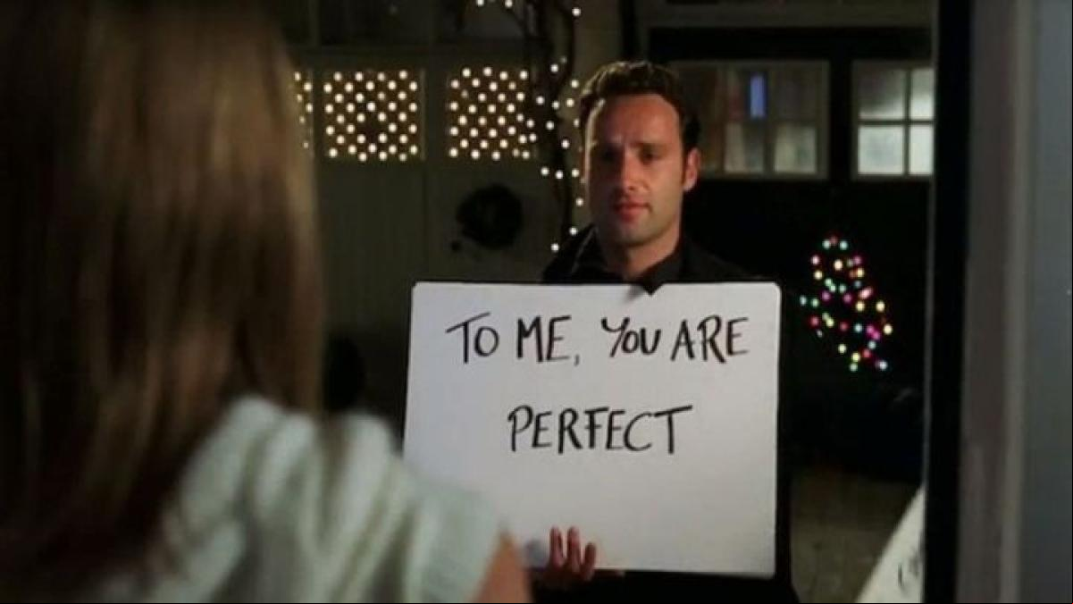 El director de Love Actually reconoce el error que cometió con este personaje: Es acoso