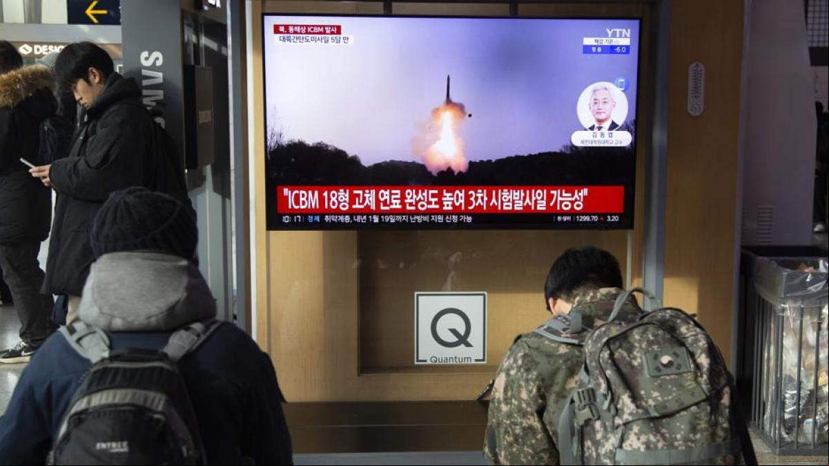 Corea del Norte lanza un misil con un alcance que podría llegar a Estados Unidos