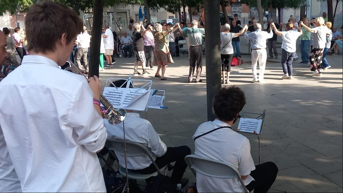 Las sardanas también son para los jóvenes