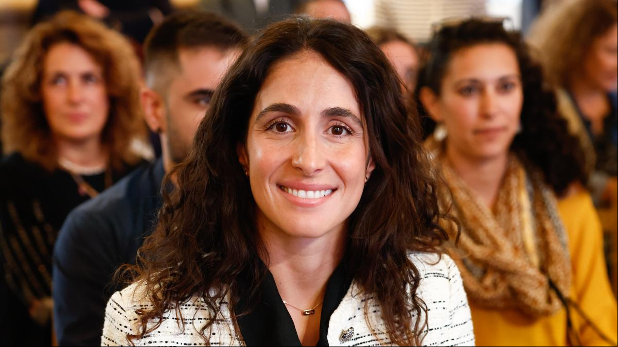Mery Perelló se rinde a la chaqueta favorita de Coco Chanel con su look más parisino