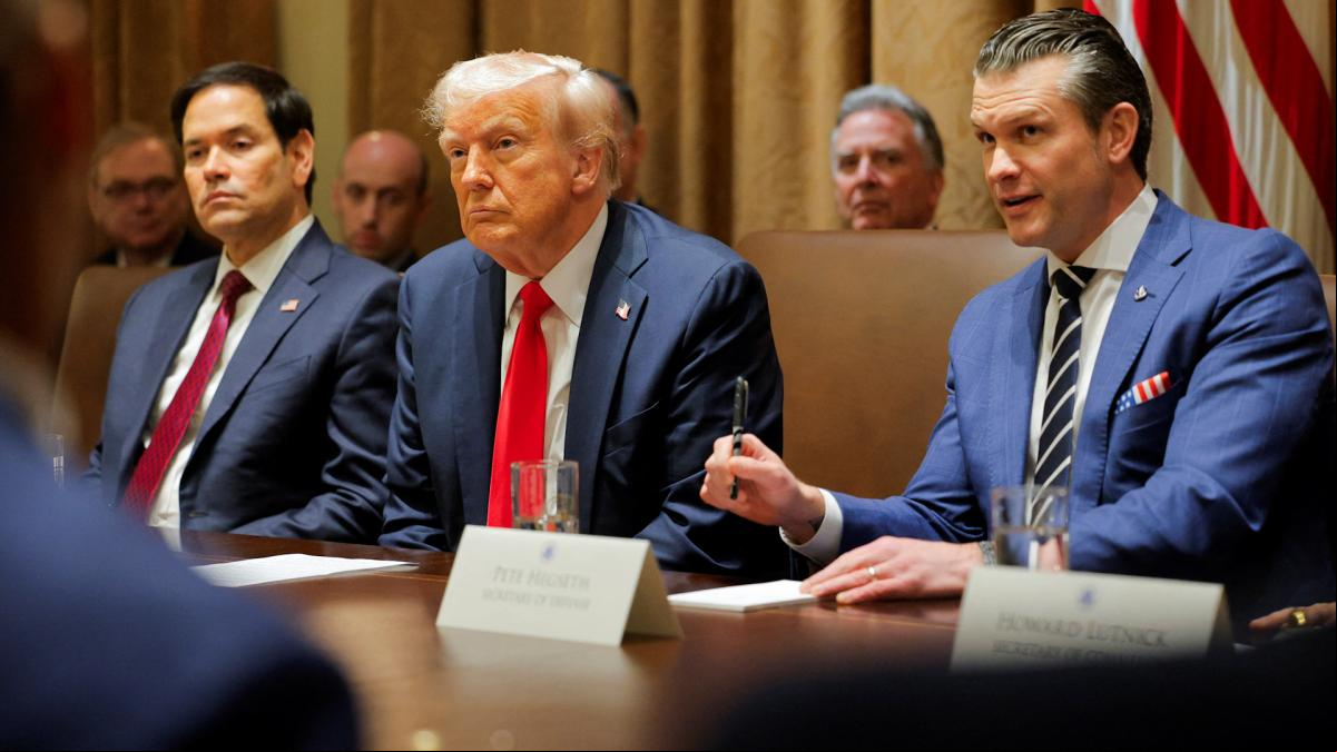 Trump anuncia aranceles del 25% a la UE y afirma que “se creó para fastidiar a EE.UU.”