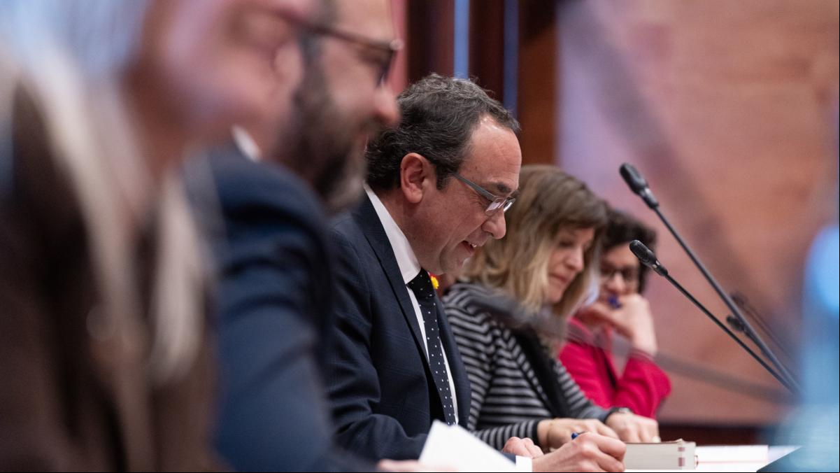 El Parlament regulará la acreditación a periodistas para evitar el  de pseudomedios