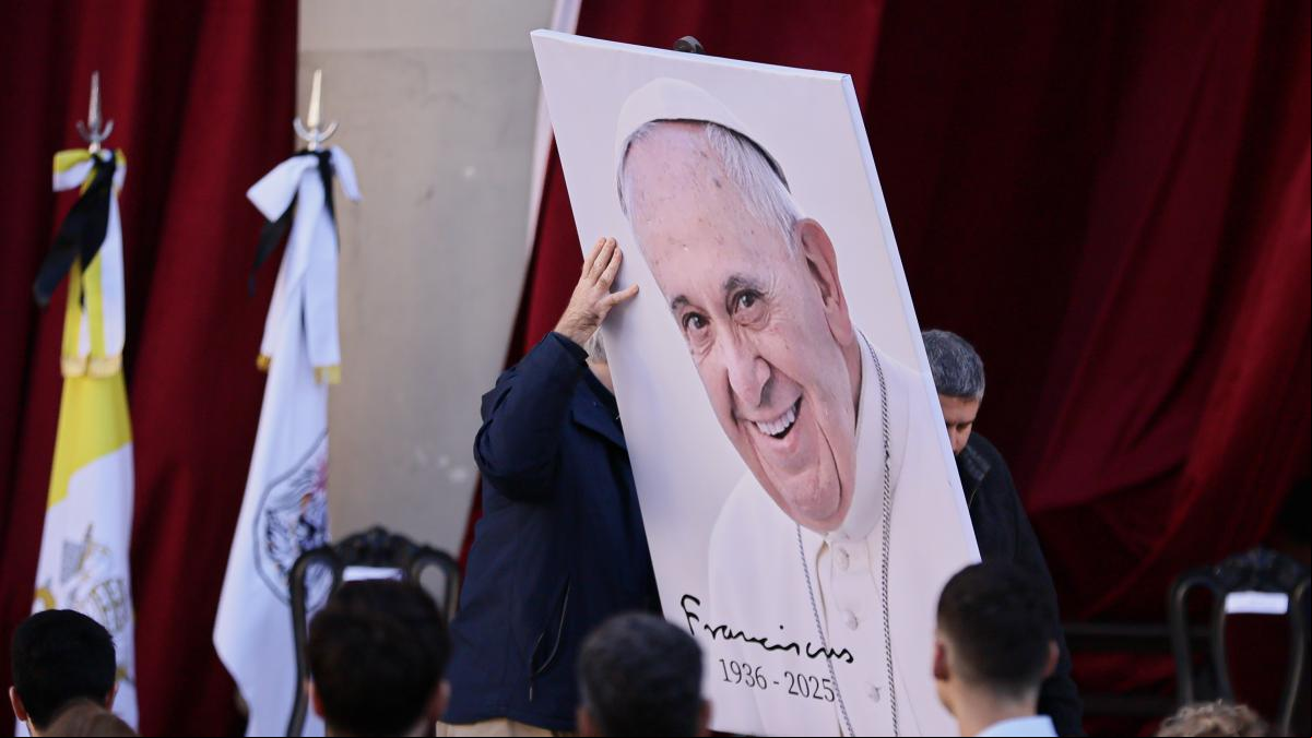 Davant el conclave