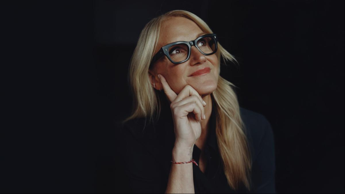 Mel Robbins, experta en crecimiento personal: “No tienes idea de cuánto tiempo y energía desperdicias en el comportamiento ajeno y en tus expectativas”