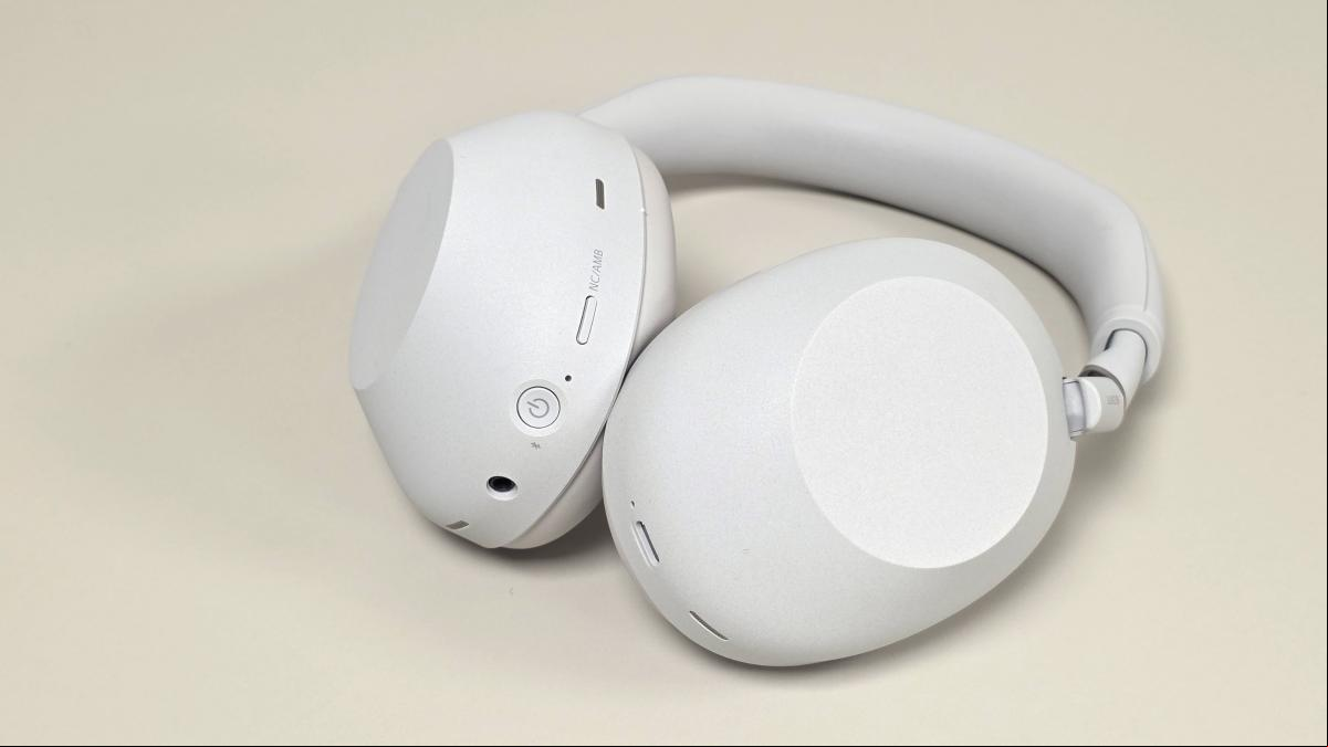 Spotify en alta resolución ya es posible: los auriculares que acaba de presentar Sony acaban con uno de los principales problemas de la plataforma