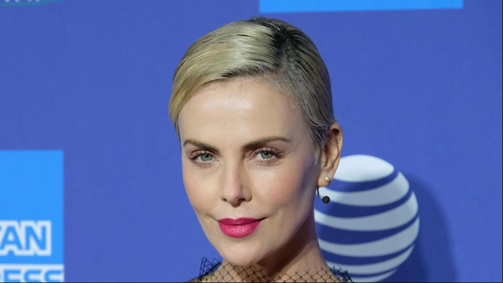 Charlize Theron lucha contra la violencia doméstica, agravada por el coronavirus