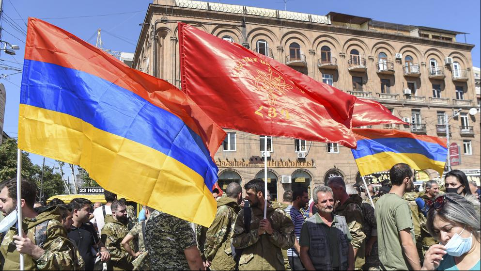 Azerbaiyán y Armenia intensifican el choque armado en la frontera