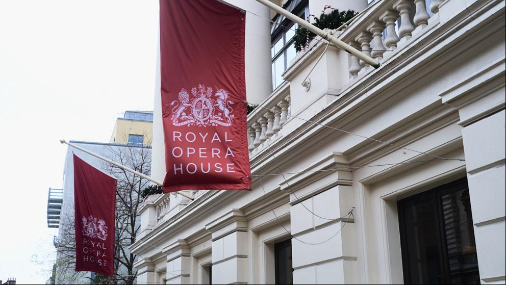 La Opera de Covent Garden venderá una obra de Hockney por la crisis