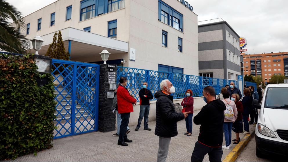 Las residencias piden hacerse los tests para prevenir las bajas de personal