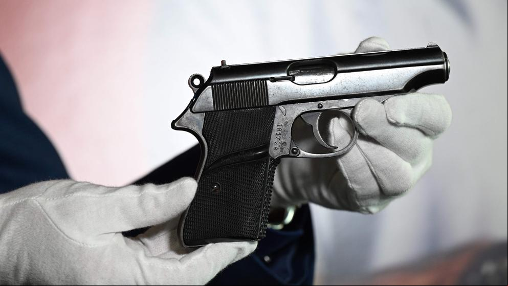 La icónica pistola de Sean Connery como James Bond en ‘Dr.No’ se vende por 256.000 dólares